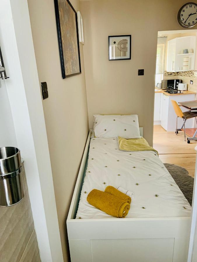 Apartmán Beautiful Self Contained Studio Londýn Exteriér fotografie